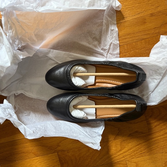 NWT!!! J Crew Lizzie Black Leather Ballet Flats Size 6.5 - Picture 3 of 9